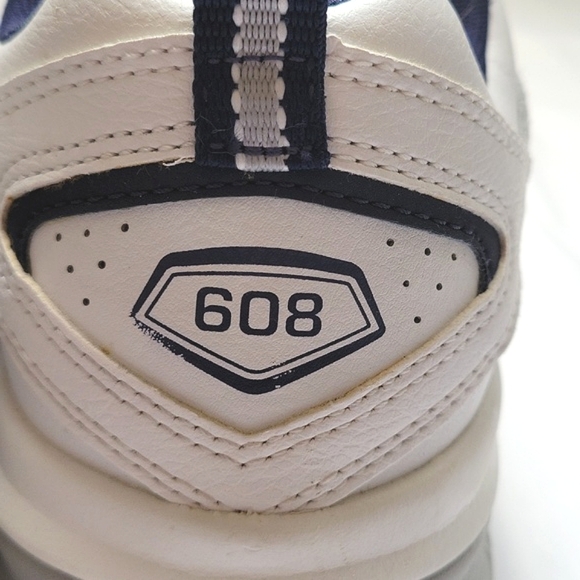 NEW BALANCE Sneakers. Comfort Insert. Size 10. COLOR White and Blue. - Picture 6 of 17